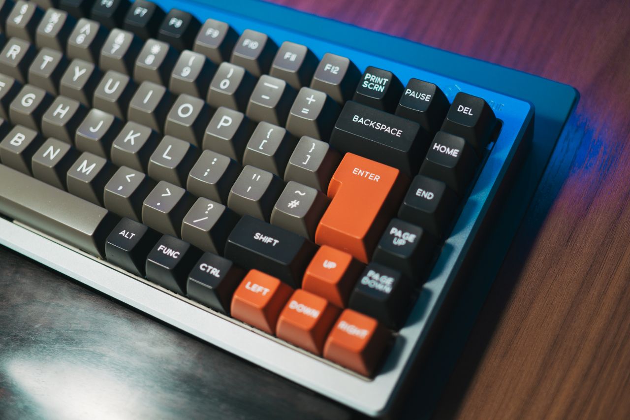 A photograph of a qwerty computer keyboard